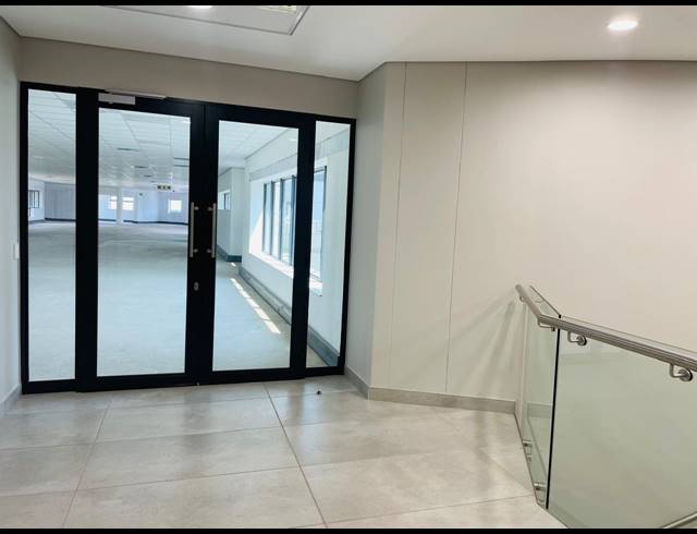2,200M² OFFICE TO LET IN VORNA VALLEY